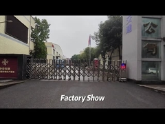 Werkstatt für Motorräder mit Drei-Rad-Ladung